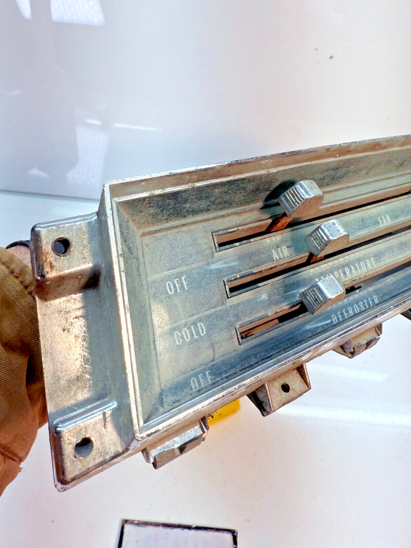 OEM GM 1967 - 1968 Camaro Firebird Non A/C Heater Control 67 68 7300764 B58-9