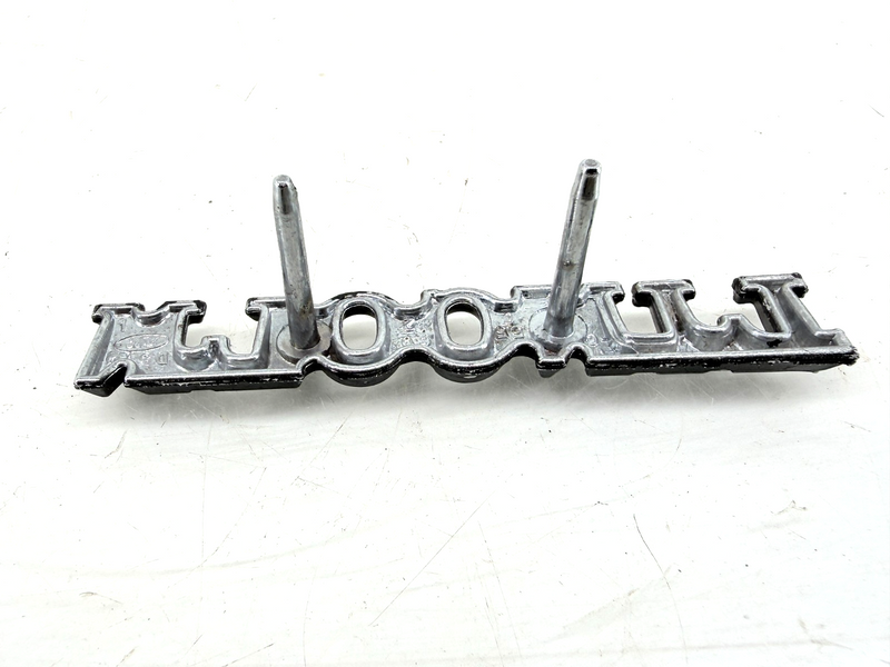 1975 -  1981 Lincoln Town Car Nameplate Emblem D5VB-5506042 E9-93