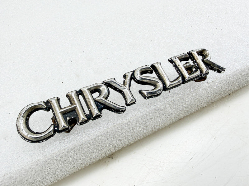 Vintage CHRYSLER NEW YORKER WINDSOR IMPERIAL EMBLEM E10-115