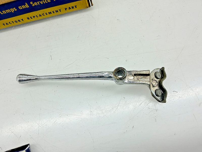 (1) NOS 1949 - 1953 Chevrolet GMC Trucks BelAir Turn Signal Lever 5939511 C70-25