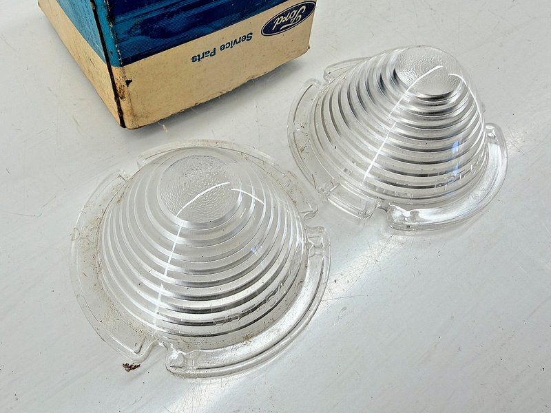 NOS 1954 - 1956 Ford Thunderbird PAIR Front Parking Lamp Lens FAG-13208-B C68-23