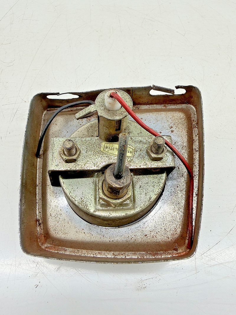 Vintage 1960s - 1970s Datsun Toyota JDM Oil Pressure Gauge 100 PSI KG/CM2 C39-54