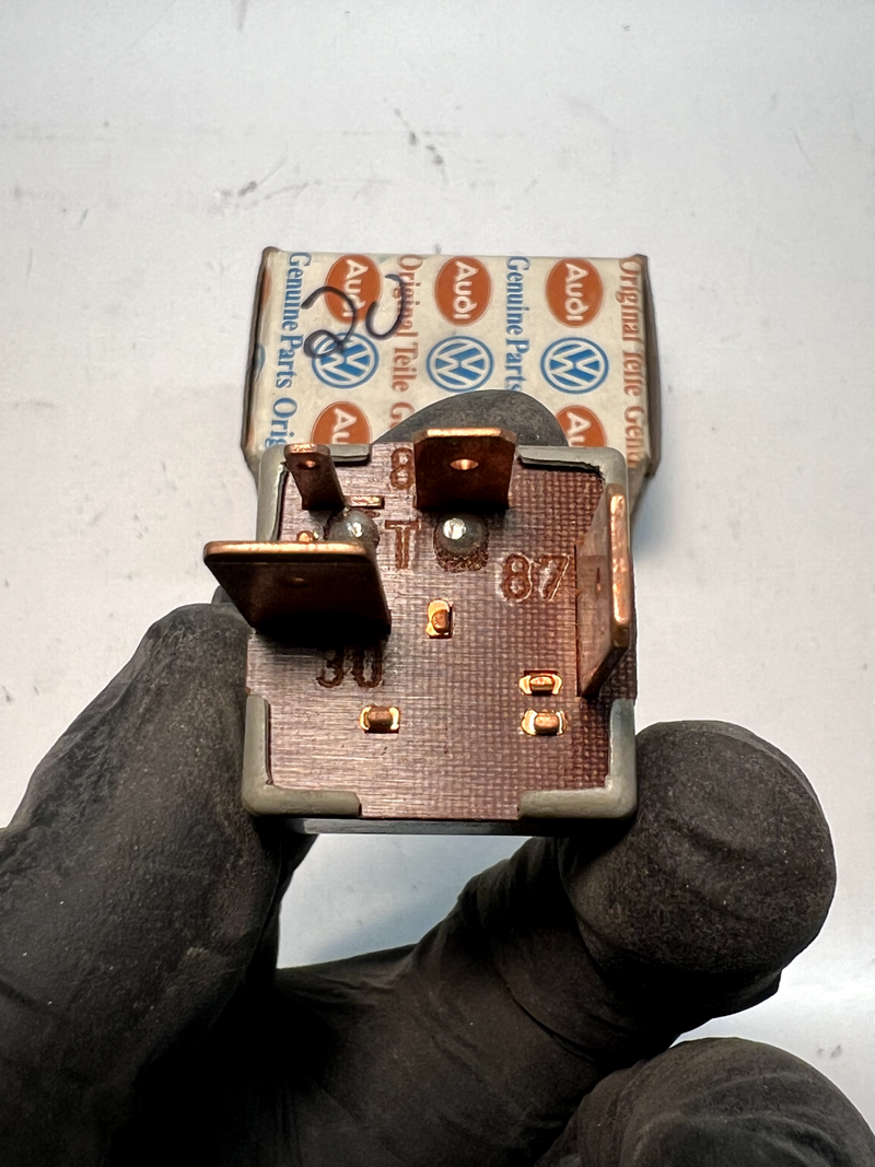 NOS Genuine VW Audi Fuel Pump Relay 191906383 191906383C 857953253 Germany C2-20