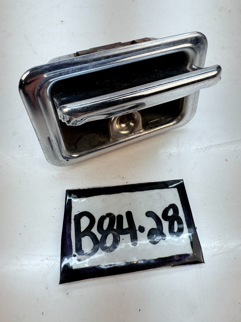 1968 - 1976 FRONT DOOR & REAR QUARTER ASHTRAY GM 9847777 BUICK OLDS CHEVY B84-28