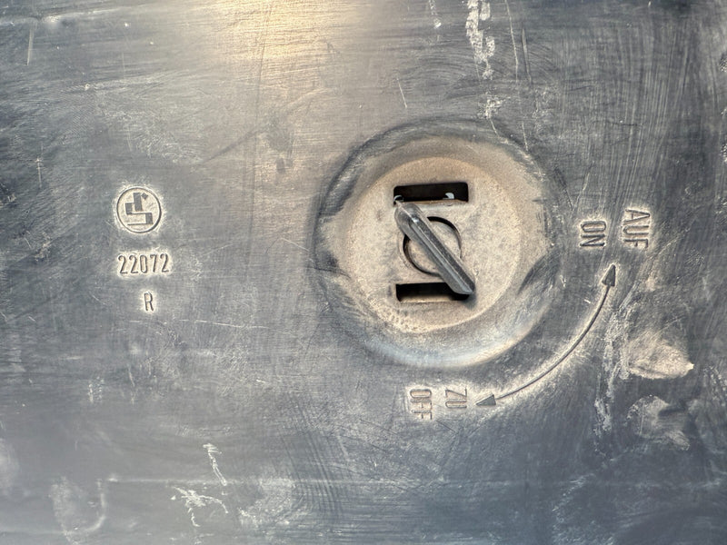 OEM 1981 - 1991 Mercedes W126 C126 Rear Right Tail Light Lamp Back Housing C13-2