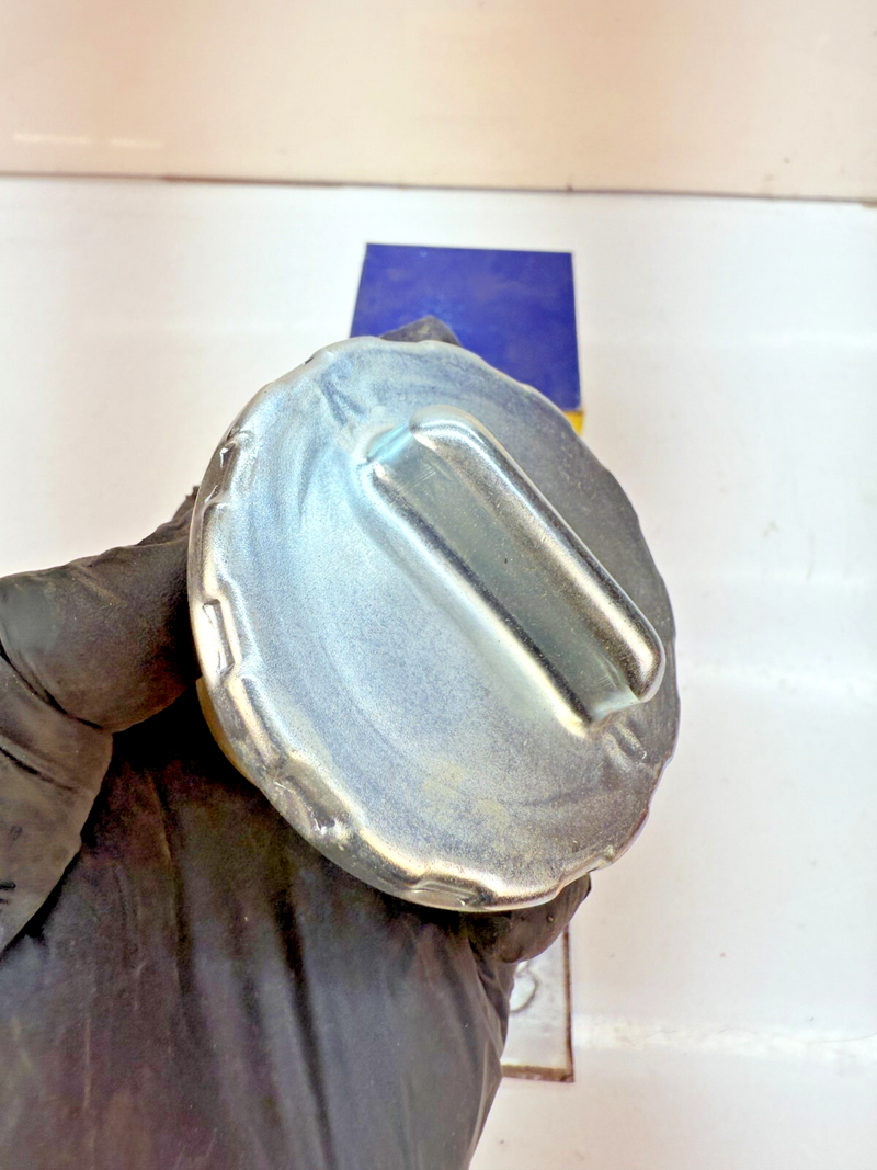 NOS STANT  G724 10724 VOLKSWAGEN 1971 - 1981 GAS CAP BEETLE DASHER B73-8