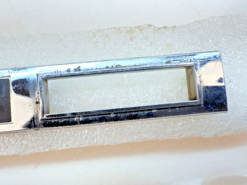 OEM 1969 Chevy Chevelle RH Front Fender Light Bezel Badge 350 3945292 E5-92