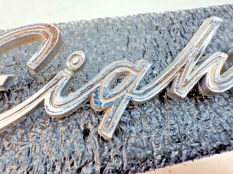 OEM 1970's OLDSMOBILE EIGHT CHROME EMBLEM Badge 587139 E5-9