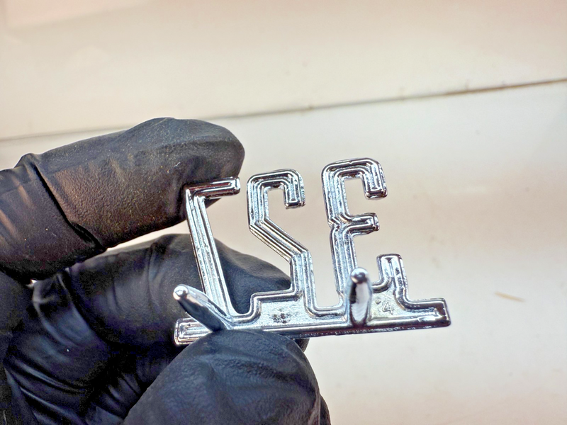 OEM GM 327 Front Fender Emblem 1965 - 1967 GM Chevrolet GM 3865834 E8-5