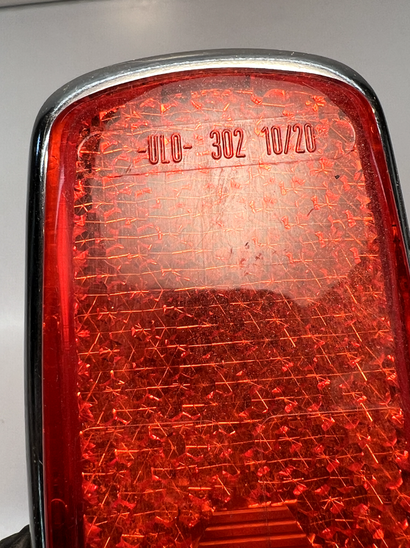 OEM VINTAGE MERCEDES BENZ ULO 302 10/20 REAR SIDE MARKER LENS SAE AP2 DOT C2-50