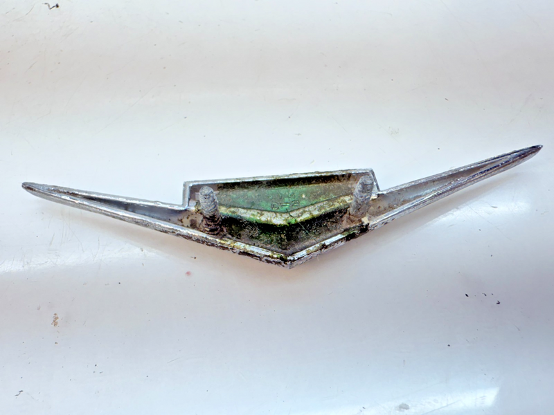 OEM 1962 1963 1964 Chevrolet IMPALA Chrome V Fender Emblem 3791999 E6-38