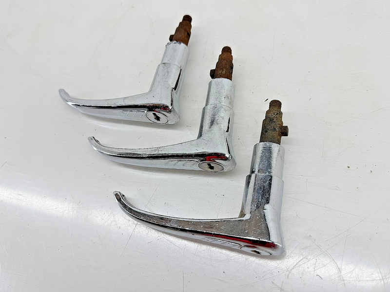 (1) 1939 1940 1941 BUICK PONTIAC OLDS REAR TRUNK LID LOCKING HANDLE ROD RAT C34