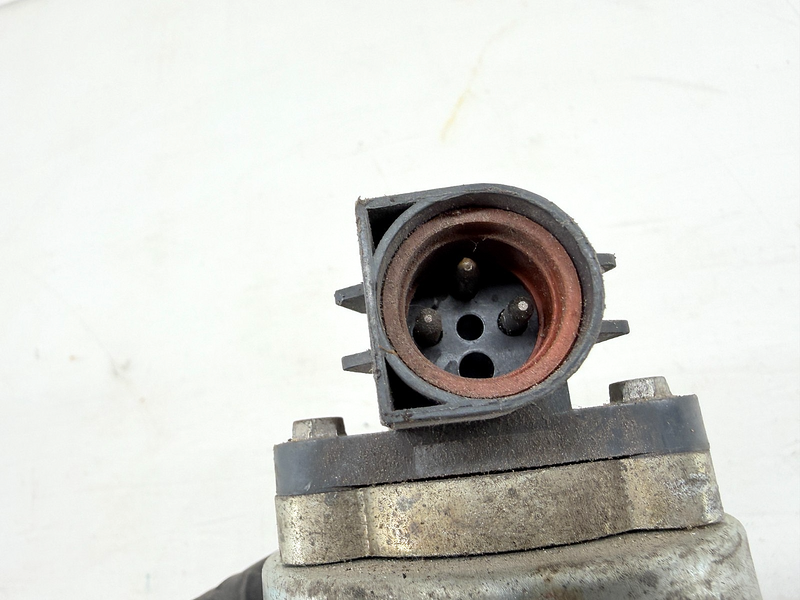 OEM 1982 - 1996 Ford F150 F250 Bronco Exhaust Gas Recirculation (EGR) Valve C69