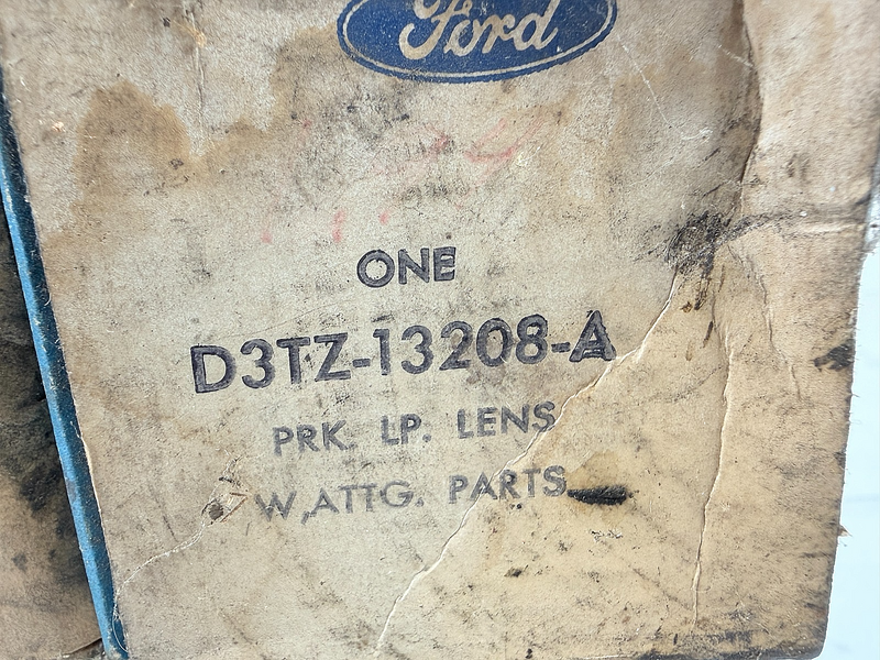 (1) NOS 1973 - 1979 FORD TRUCK PARKING LIGHT LENS PAIR D3TZ-13208-A C75-59