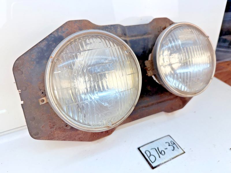 1968 FORD Torino Fairlane LH HEADLIGHT MOUNTING PANEL HEAD LIGHTS B76-39