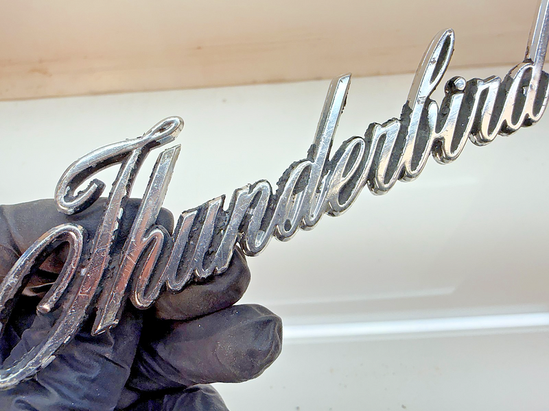 OEM 1970 FORD THUNDERBIRD 1/4 PANEL EMBLEM D0SB-6525632-A FOMOCO E8-53