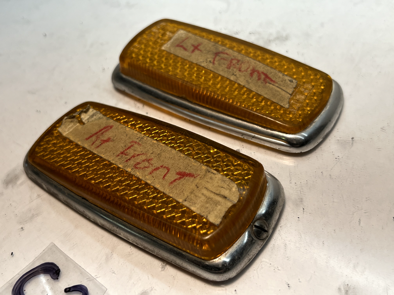 (2) OEM Mercedes 1963-1976 Front Side Amber Marker W109 W108 ULO 302 00/30 C2-47