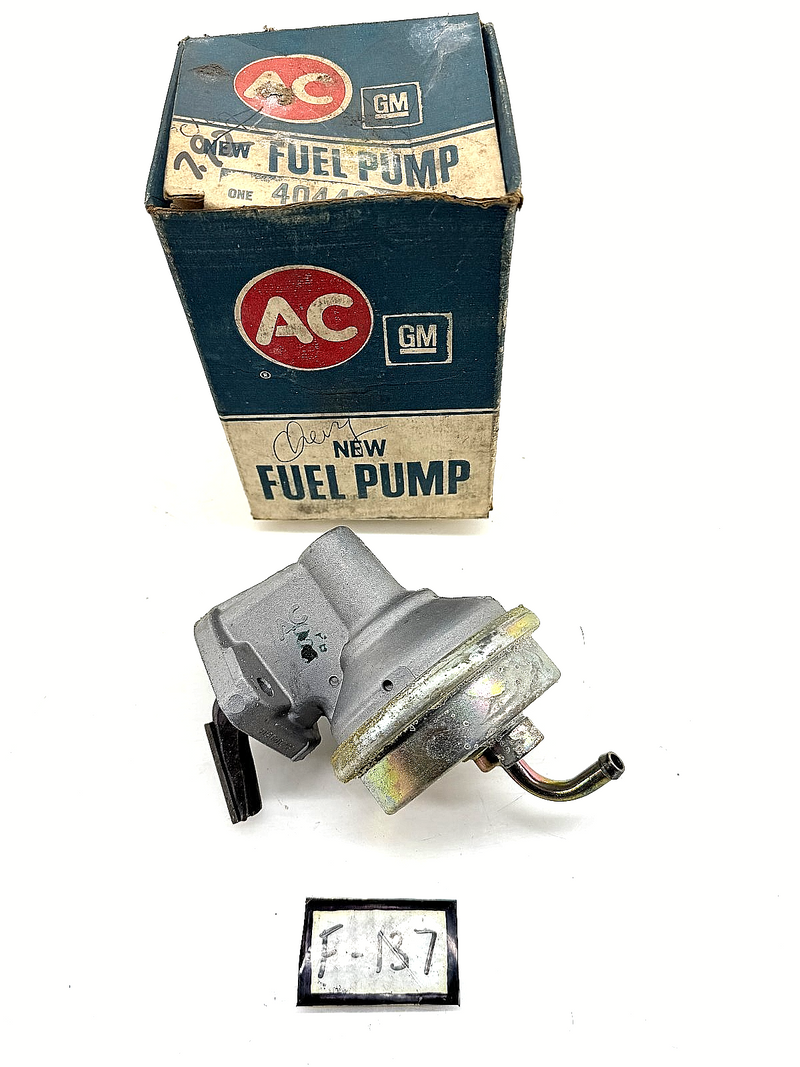 NOS 1965 - 1975 CHEVROLET PONTIAC OLDSMOBILE AC FUEL PUMP 40446 6CYL F-137