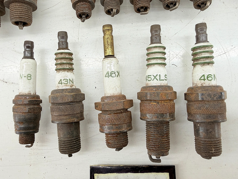 Vintage NOS AC Spark Plug Lot 45L 47L 104 44N 46S 43L 85T 44FF 44FFS M-8 C66-48