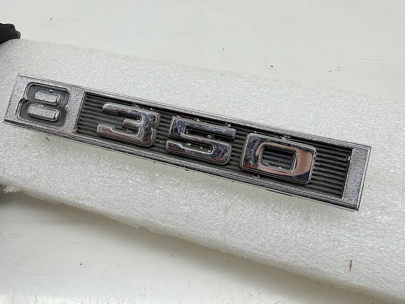 OEM 1969 - 1972 Chevy 8 350 Emblem 3950926-292 E9-17