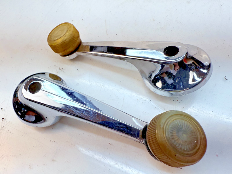 1974 - 1993 Ford Mustang PAIR Interior Window Crank HANDLE D6DB-6623348-A B79-20