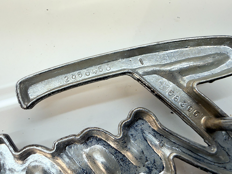 OEM 1970 - 1978 Dodge Tradesman 100 PAIR Van Emblem 2956456 E8-41