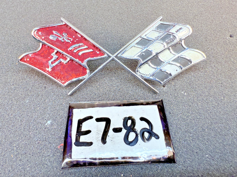 OEM 1968 1969 1970 1971 1972 CHEVROLET CORVETTE NOSE EMBLEM NAMEPLATE E7-82