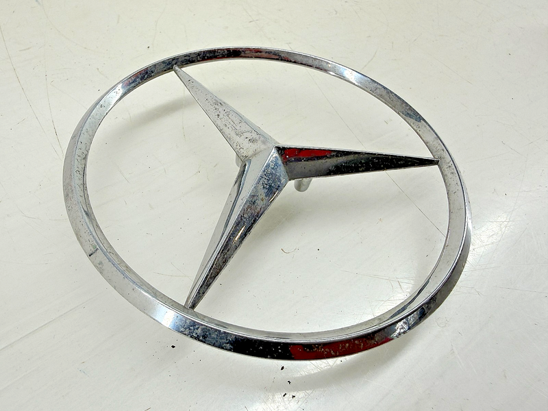 OEM 1994 - 2002 MERCEDES SL CLASS BENZ REAR TRUNK STAR EMBLEM 2107580158 E7-114
