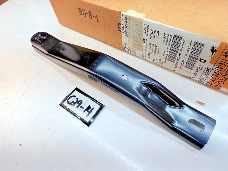NEW OEM 2004 - 2009 SRX FRONT UPPER TIE BAR BRACE BRACKET 25772204 C29-14