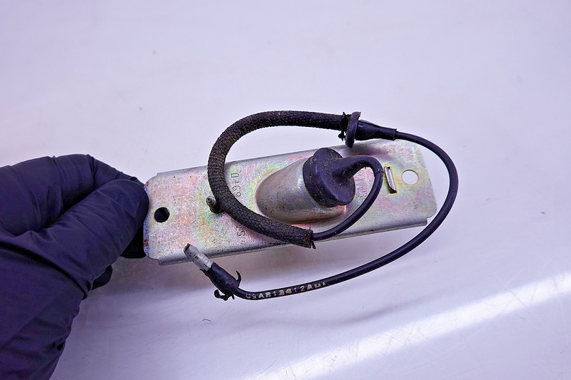 NOS 1969 FORD GALAXIE XL LTD LICENSE PLATE LAMP C9AZ-13550-A C55-23