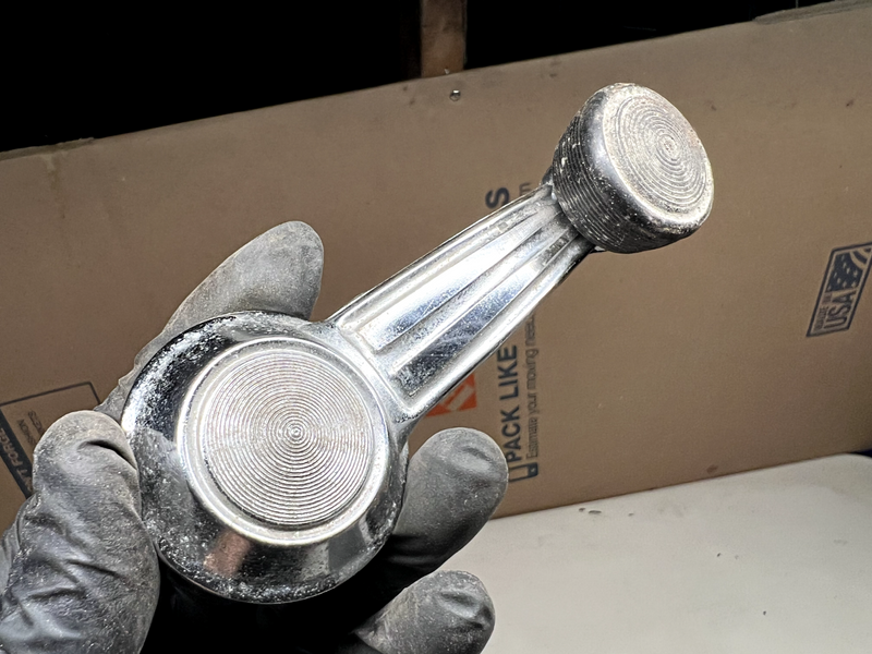 73-79 Chevy C10 C20 K10 K20 / GMC Squarebody Window Crank B17-2