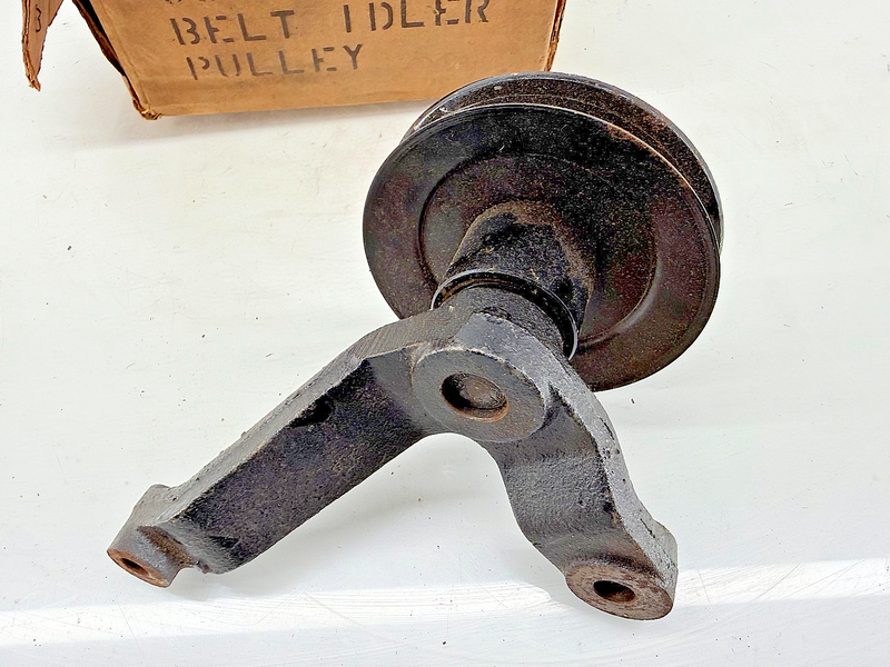NOS 1969 1970 Ford F100 E100 E200 E300 302 A/C IDLER PULLEY & BRACKET C50-13