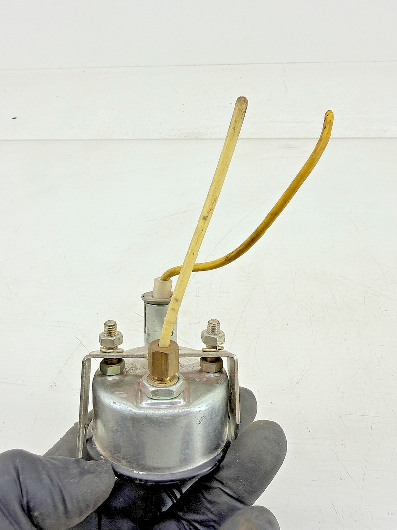 Vintage 1976 - 1986 Jeep CJ5 CJ7 CJ Mechanical Oil Pressure Gauge 80 PSI C39-48