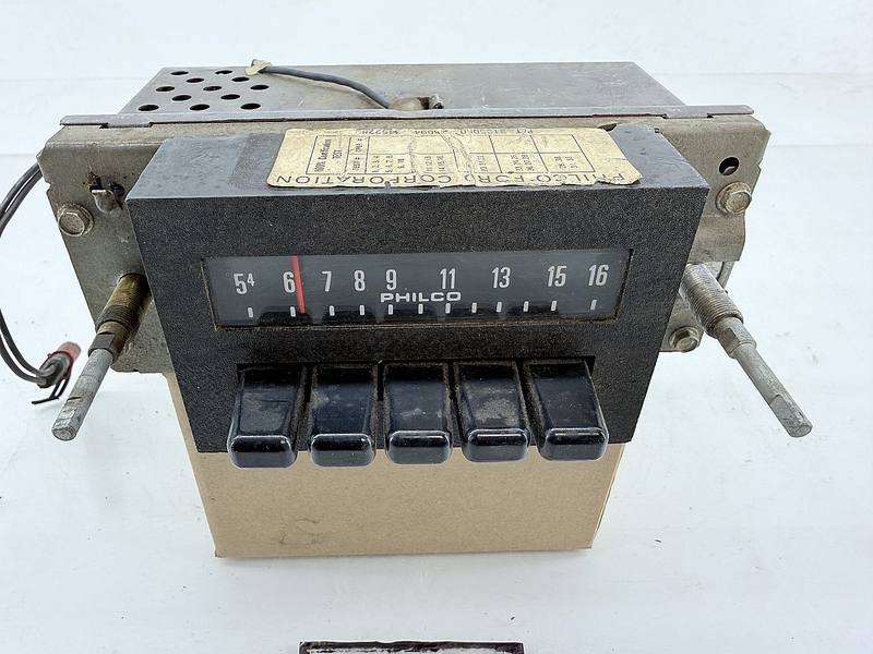 OEM FORD D4AA-18806-AA 1974 GALAXIE LTD THUNDERBIRD PHILCO AM RADIO C77-19