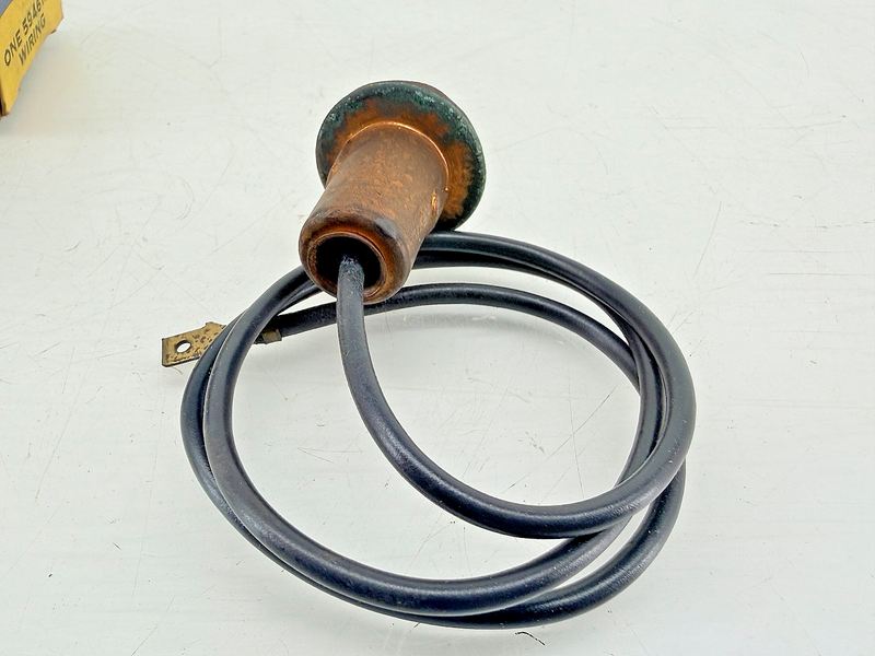 NOS 1958 - 1968 Chevrolet BelAir Impala License Plate Lamp Socket 5946129 C70-29