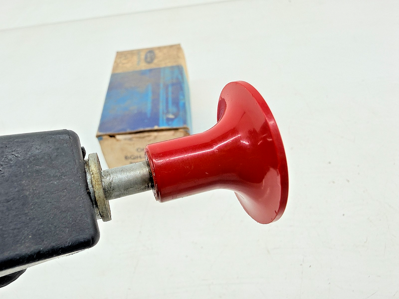 NOS 1948 - 1974 Ford Truck Eaton 2 Speed Axle Control Switch 8QH-4078 C75-11