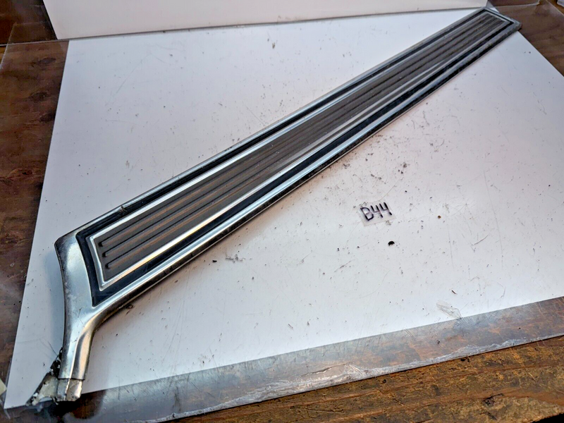 1972 Ford Gran Torino Sport Right Rear Quarter Panel Trim 72 B44-6