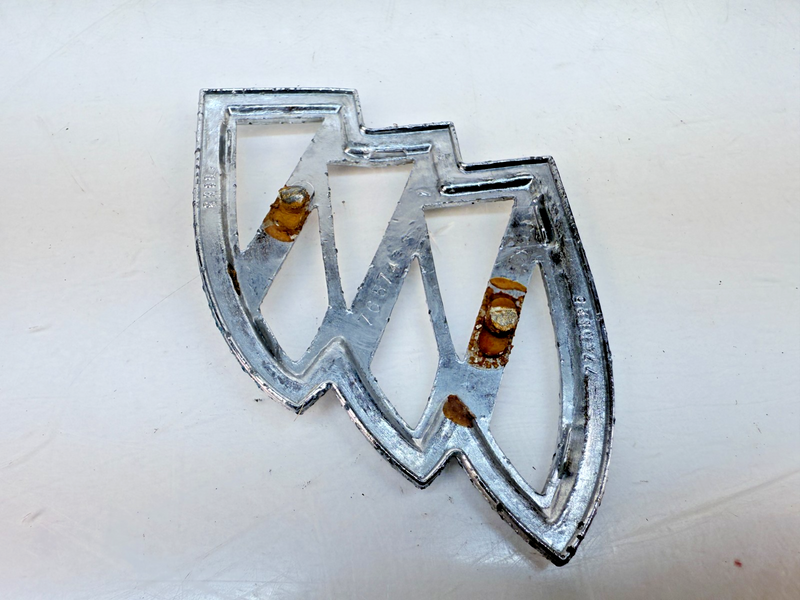 OEM 1968 Buick LeSabre Le Sabre Rear Trunk Lid Tri Shield Emblem 7740825 E7-31