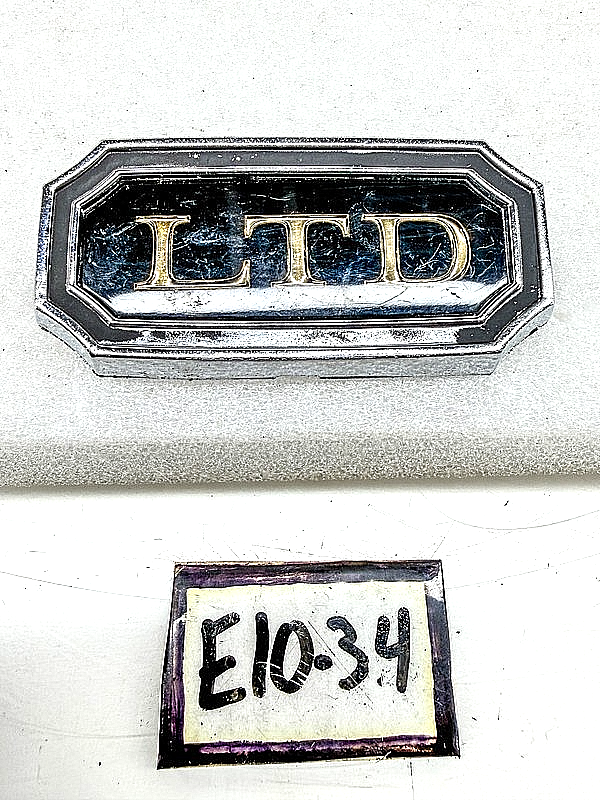 Vintage 1969 1970 FORD LTD GOLD LETTER BADGE ROOF SAIL PANEL EMBLEM E10-34