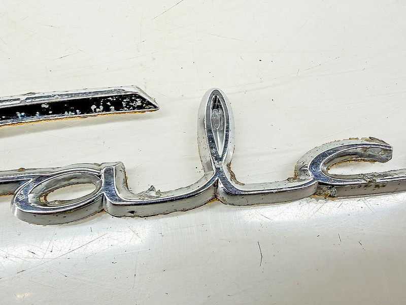 Vintage 1968 FORD FALCON FENDER SCRIPT EMBLEM C8DB-62291862-A E10-17