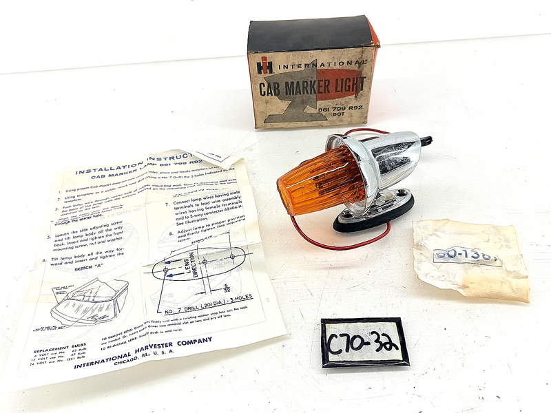 NOS 1969 - 1978 International Harvester Cab Marker Light 861 799-R92 C70-32