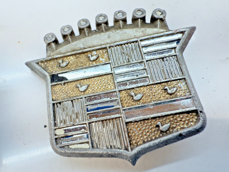 OEM 1960's - 1970's CADILLAC PAIR of Crest Wheelcover Badge Emblem 10661 E5-52