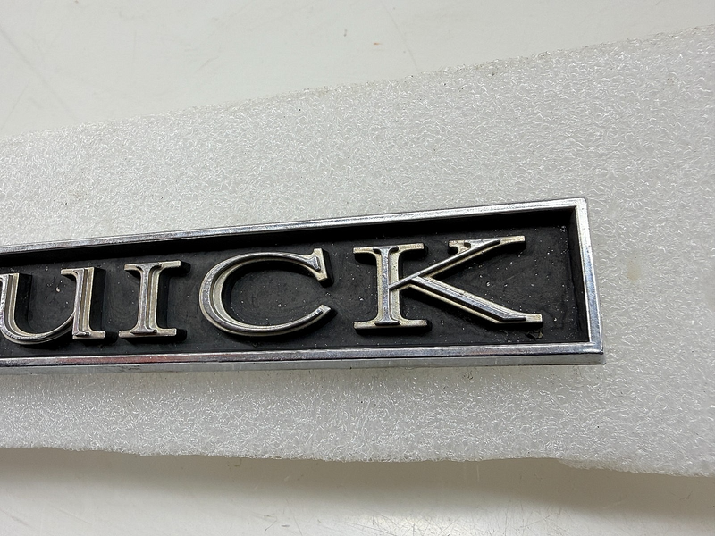OEM 1968 - 1973 Buick Electra LeSabre Wildcat Emblem Badge  242104 E9-83