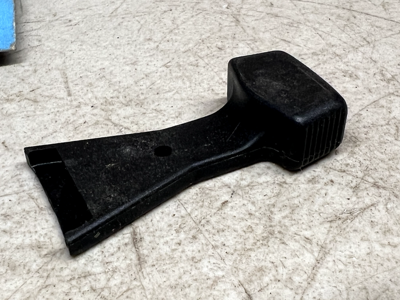 NOS Ford D8RZ-18519-A Heater Control Knob B31-151