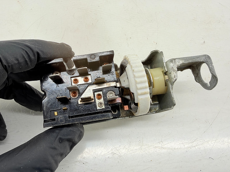 (1) OEM 1965 - 1967 MERCURY COMET COUGAR FORD FAIRLANE HEADLIGHT SWITCH C56-60