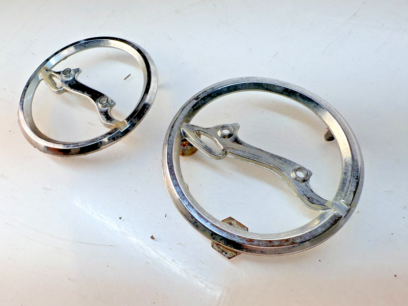 OEM 1962 Chevrolet Impala GM PAIR Factory Quarter Panel Emblem 4843727 B32-342