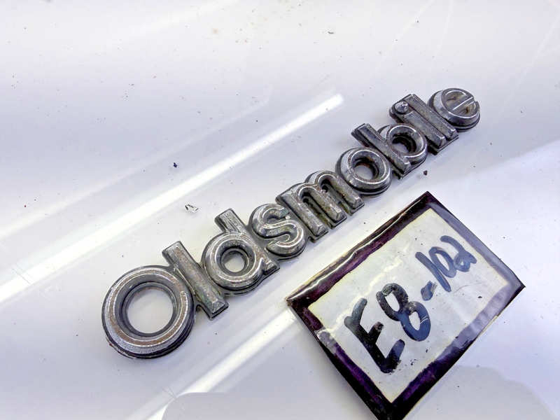 OEM 1978 - 1988 OLDSMOBILE CUTLASS LOGO BADGE SIGN SYMBOL EMBLEM E8-102