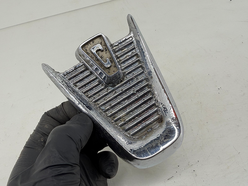 RARE OEM 1961 MERCURY COMET REAR TRUNK LATCH EMBLEM ORNAMENT C1GB6245525A B72-48