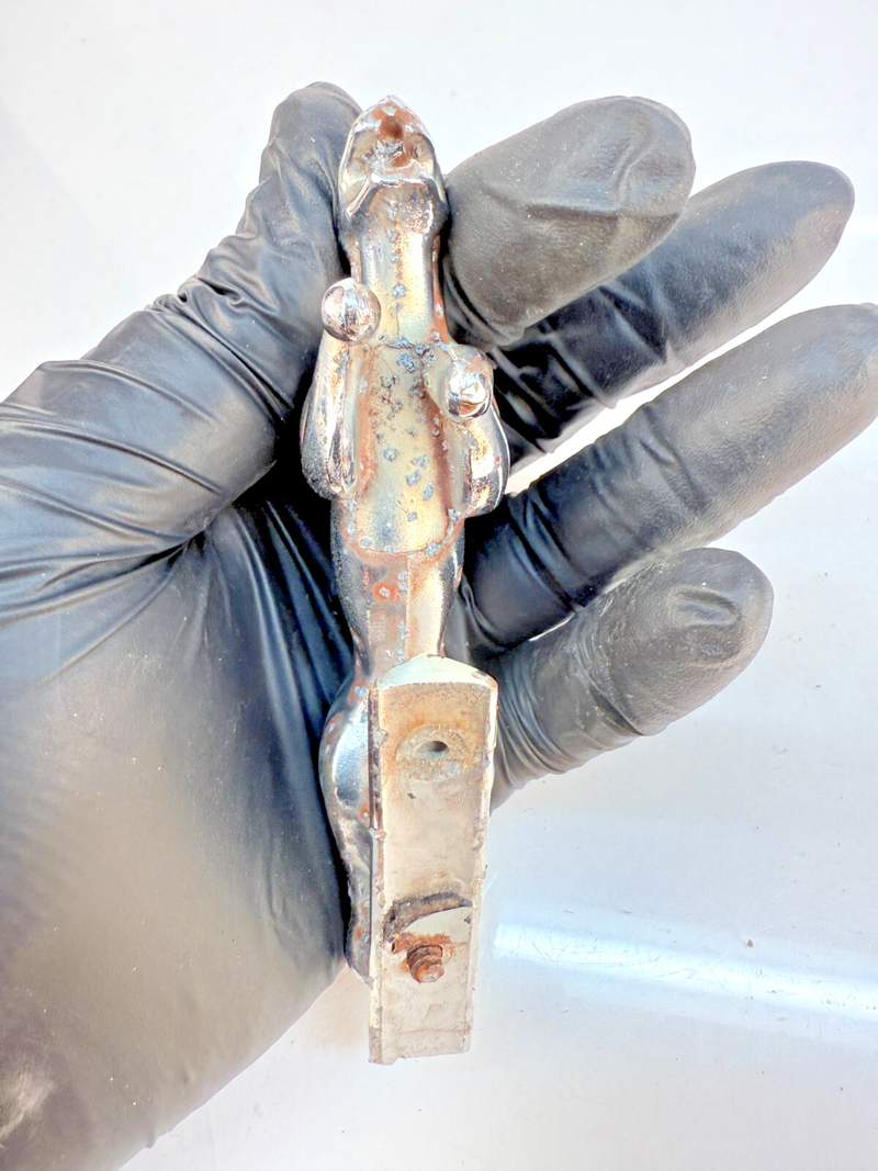 OEM 1980 JAGUAR XJ6 CAT LEAPING HOOD EMBLEM LOGO BADGE SYMBOL 7242653 B32-230