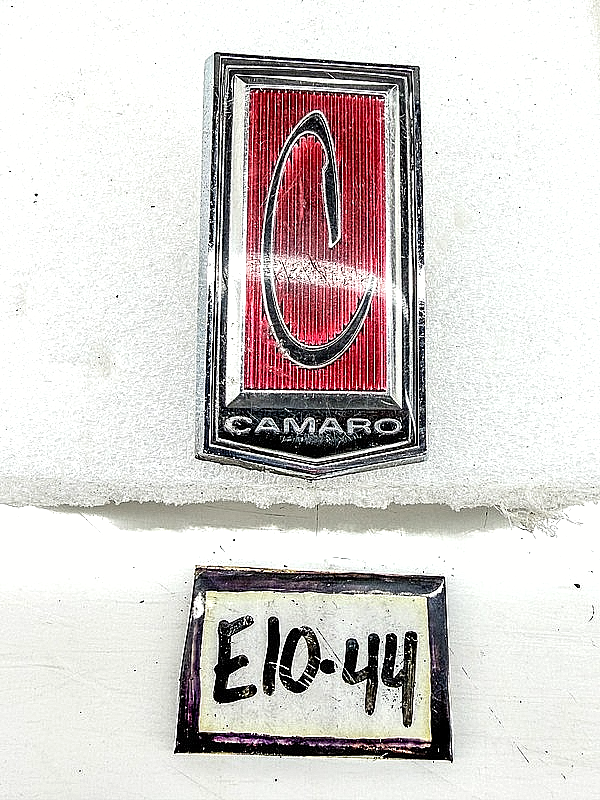 OEM 1971 - 1973 CHEVY CAMARO HEADER PANEL EMBLEM 3994710 E10-44